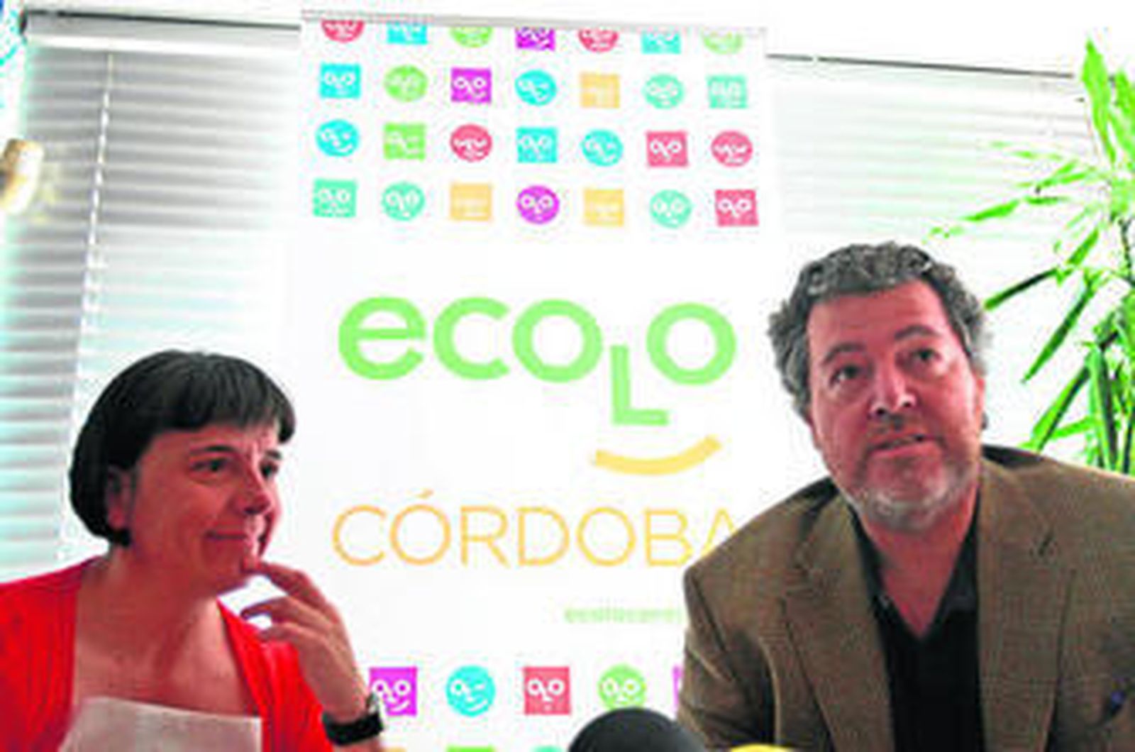 Rosa Colmenarejo y Juantxo López Uralde.