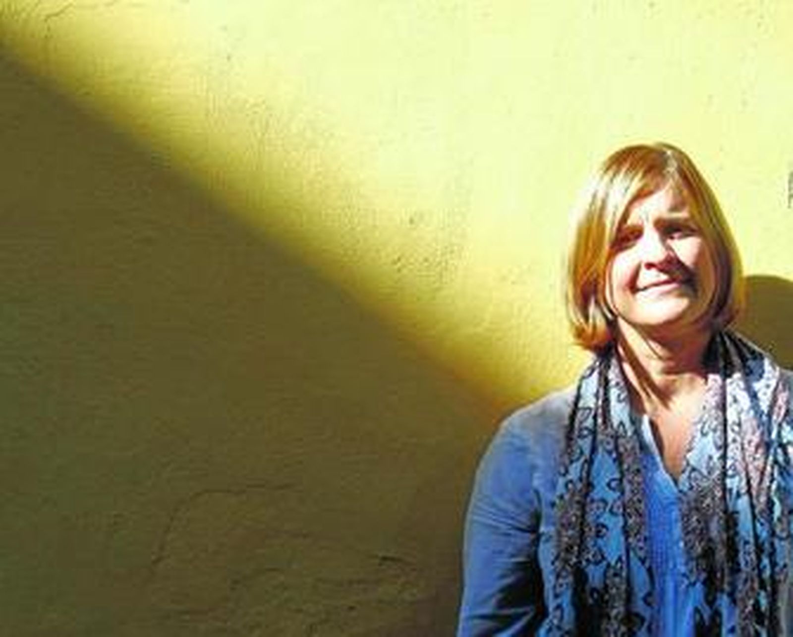 Rosario Vargas habla como portavoz de COLEGADES y SAFO.