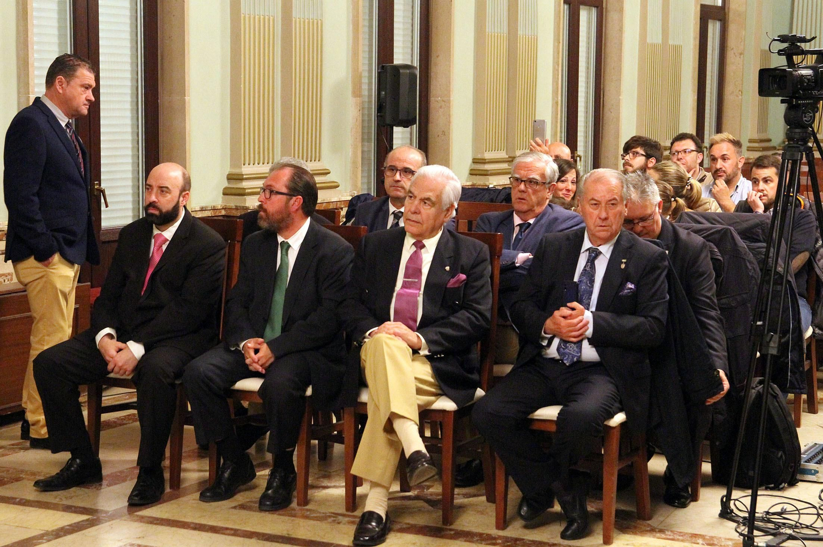 Presentación de la nueva corona de Nuestra Señora en su Soledad, en imágenes
