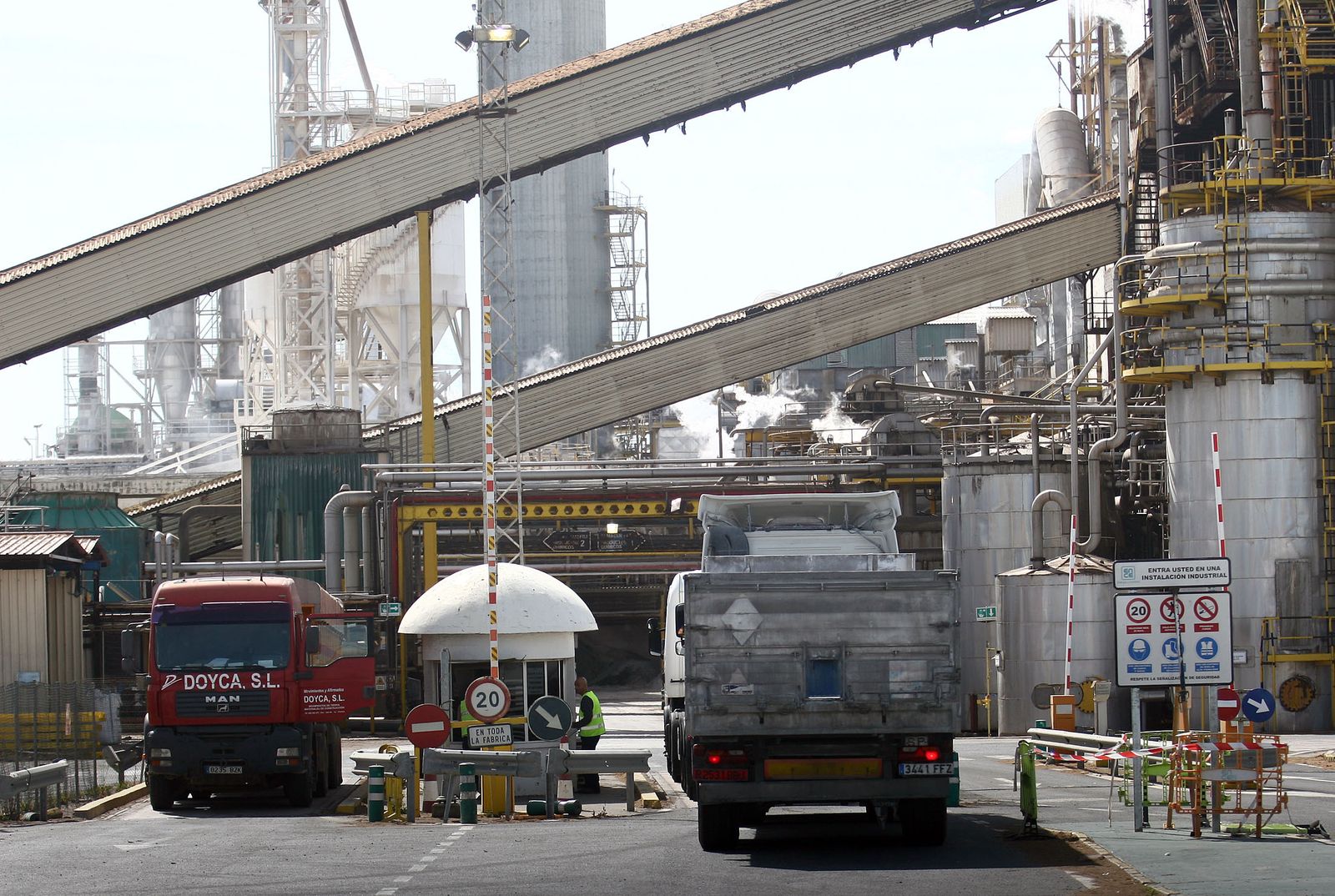 La factoría de Ence en San Juan del Puerto, el día del siniestro que acabó con la vida del trabajador.