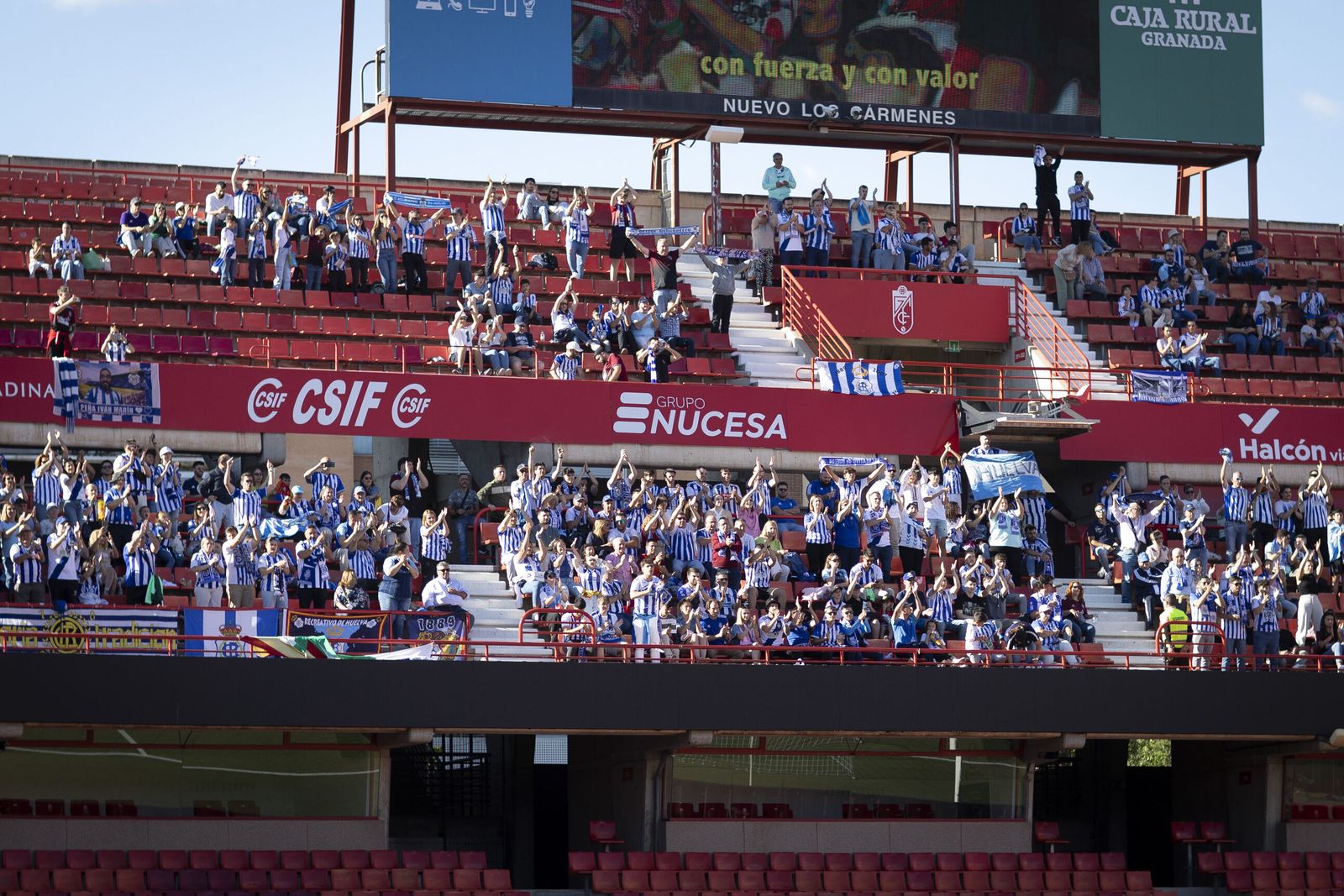 Aficionados del Recreativo de Huelva en Granada.