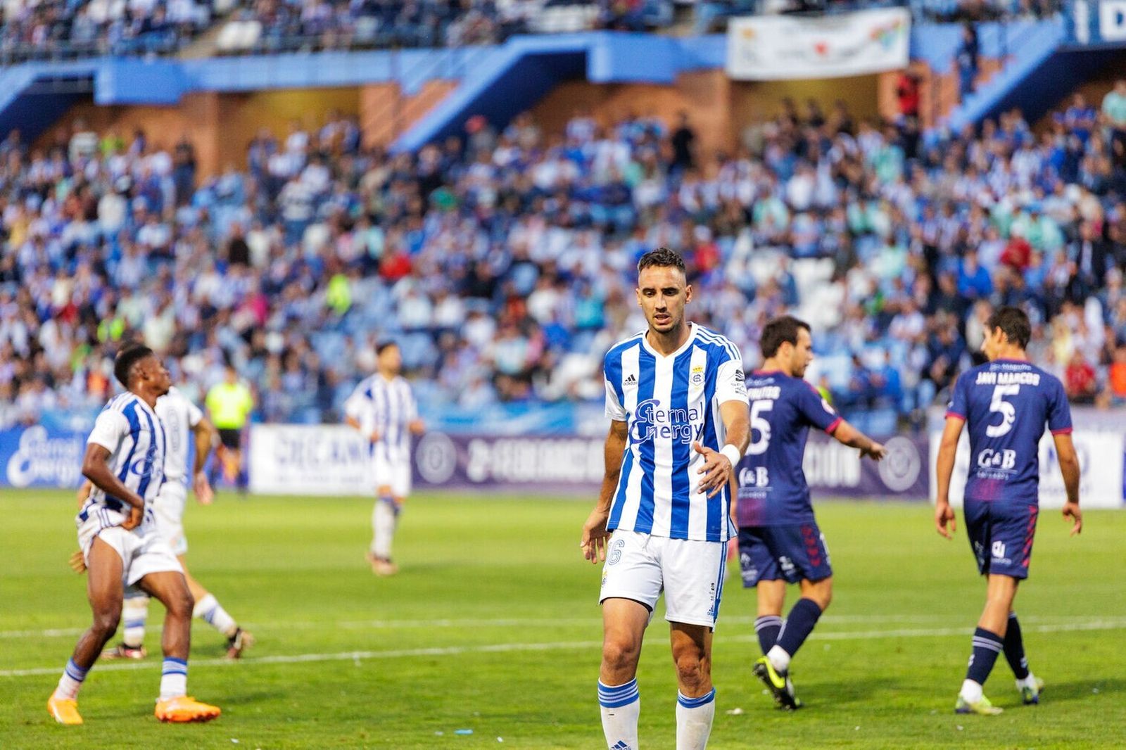 Pablo Caballero, durante el partido ante la Gimnástica Segoviana en el Nuevo Colombino.
