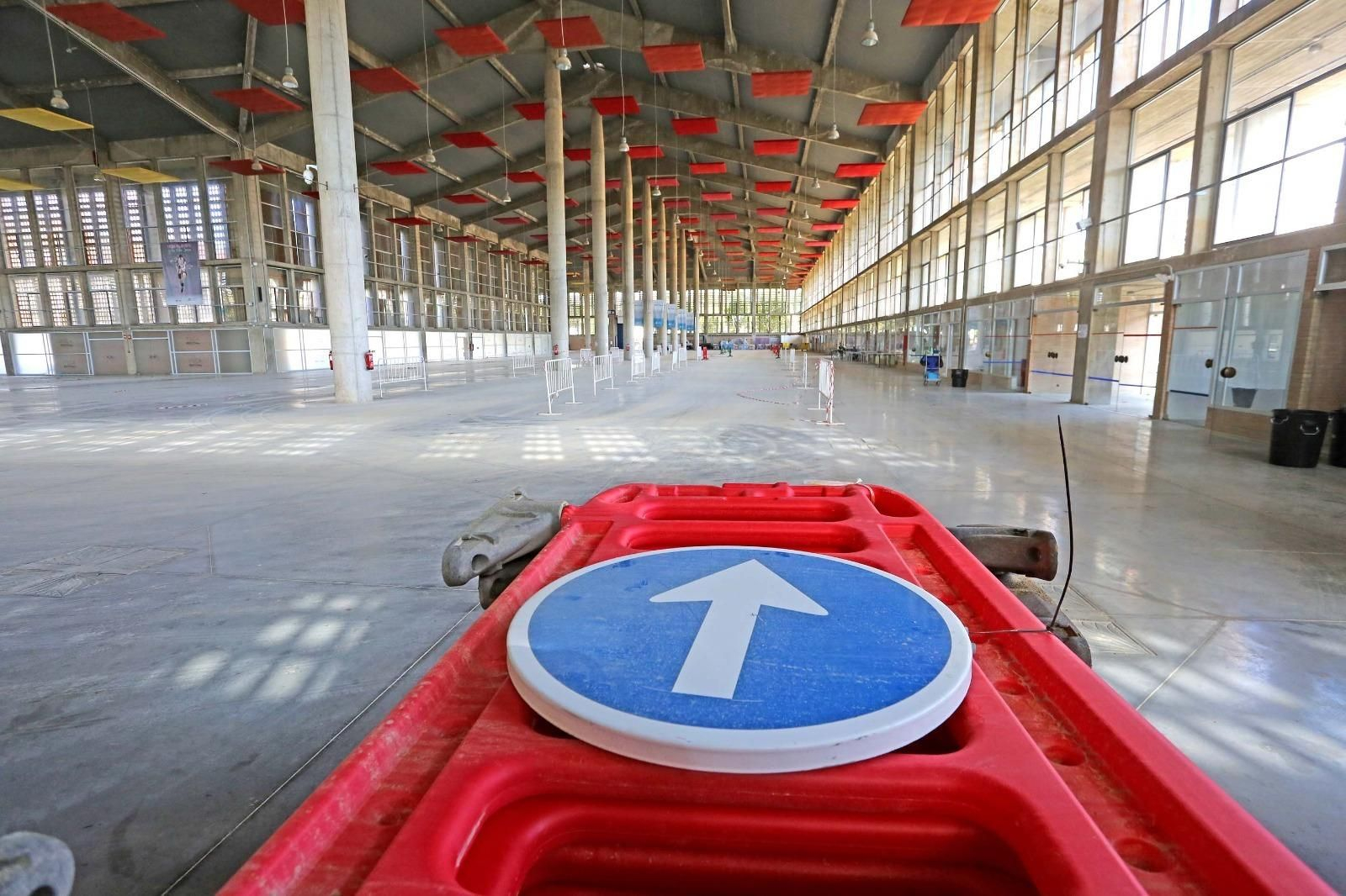 Imagen de Ifeca vacío tras el cese este jueves de la vacunación masiva en sus instalaciones.