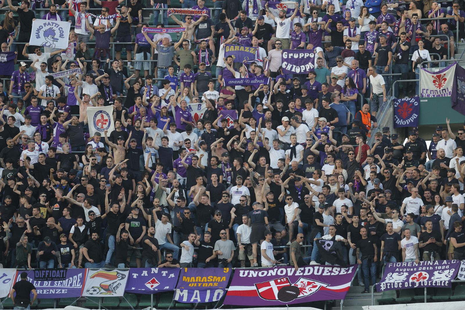 Búscate en las fotos del Betis - Fiorentina