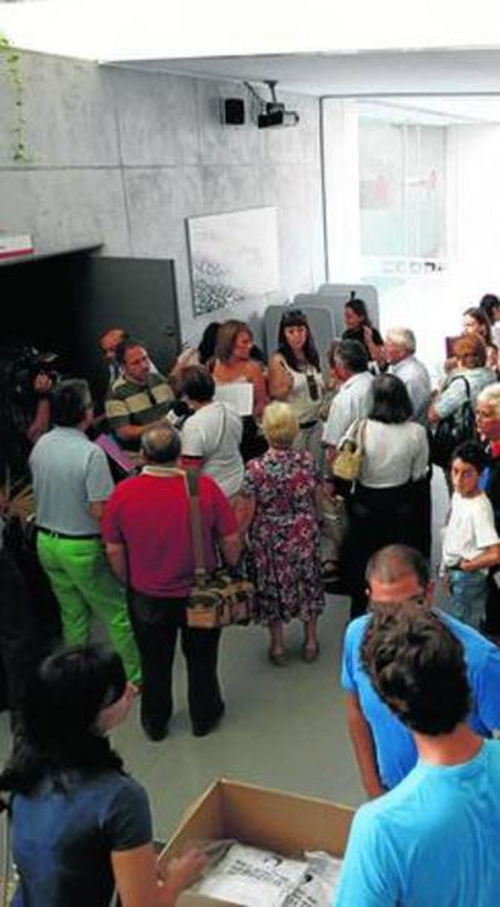 Imagen de ayer de los asistentes a la reunión de Anadir.