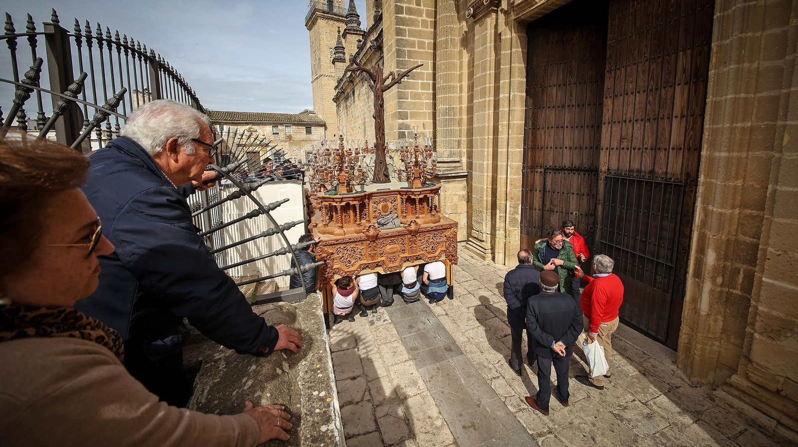 La Mortaja prueba su paso por el entorno de la Catedral