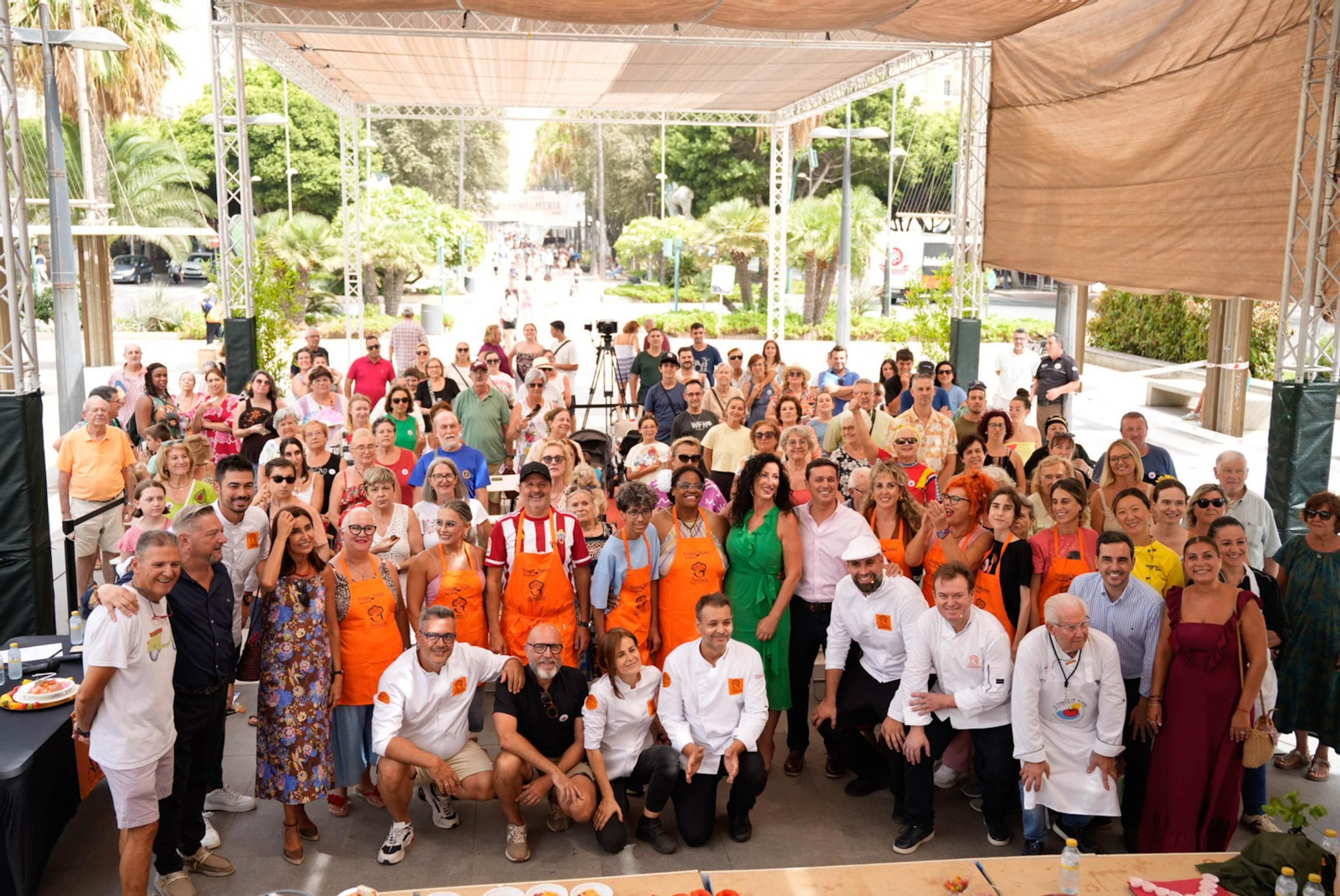 La Cofradía del Tomate y la semifinal del concurso gastronómico de la Feria de Almería, en imágenes