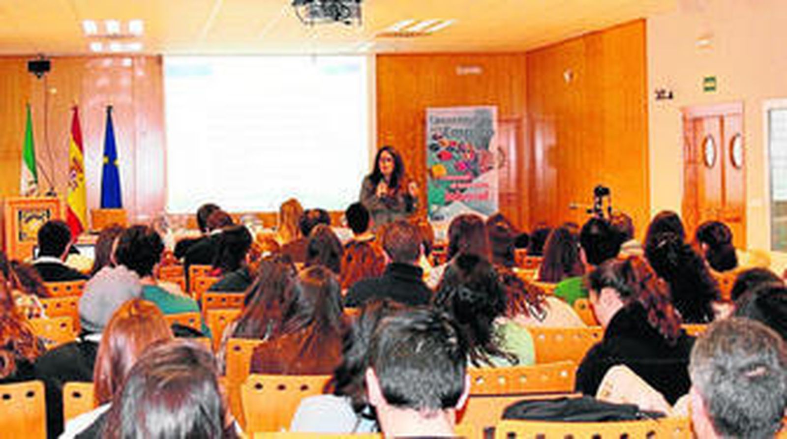 Ariadna de la Casa, responsable del Programa de Prácticas de Nestlé, pronunció 'Ponte en valor con Nestlé'.