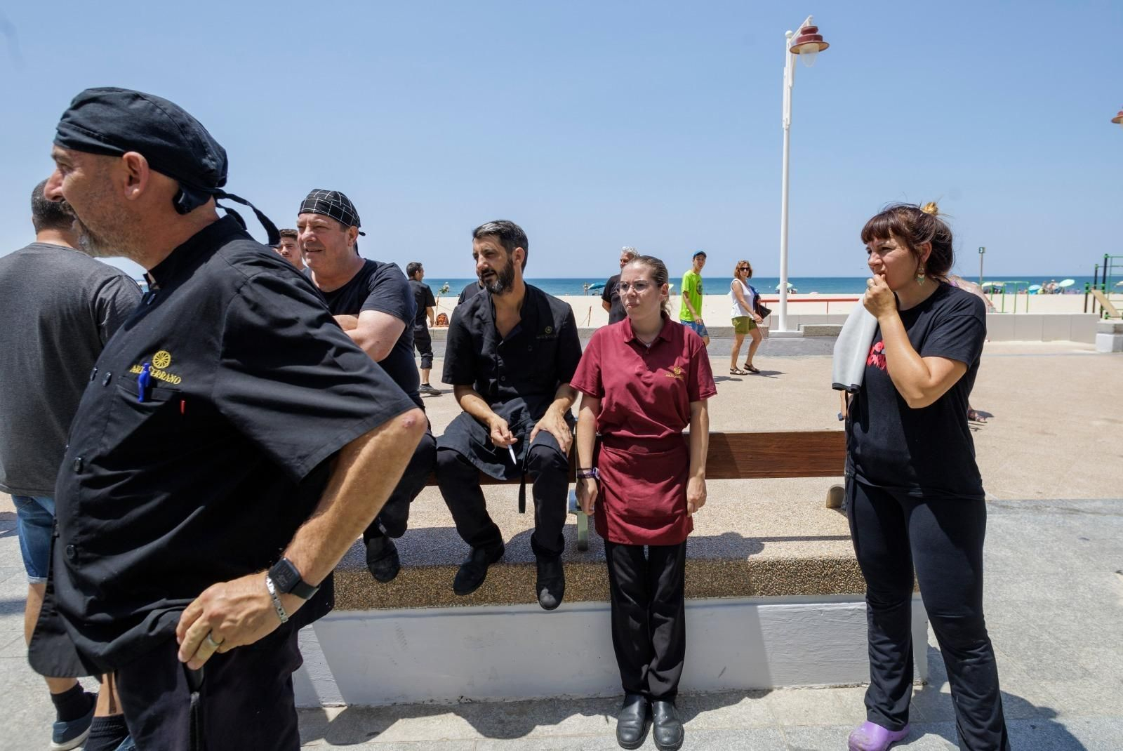 Todas las imágenes del incendio en el Paseo Marítimo de Cádiz