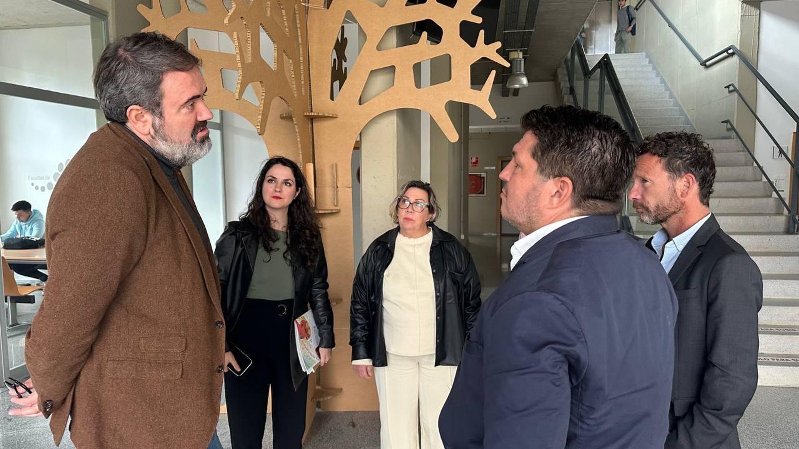 El secretario de Estado del Ministerio de Juventud e Infancia Rubén Pérez junto a Mónica Rossi y Marcos Toti. El secretario de Estado del Ministerio de Juventud e Infancia Rubén Pérez junto a Mónica Rossi y Marcos Toti.