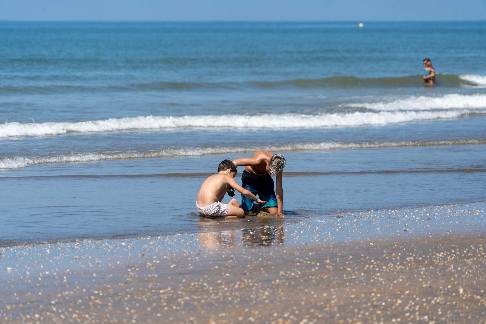 Ambiente de las playas de Punta Umbría la mañana del sábado 9 de agosto
