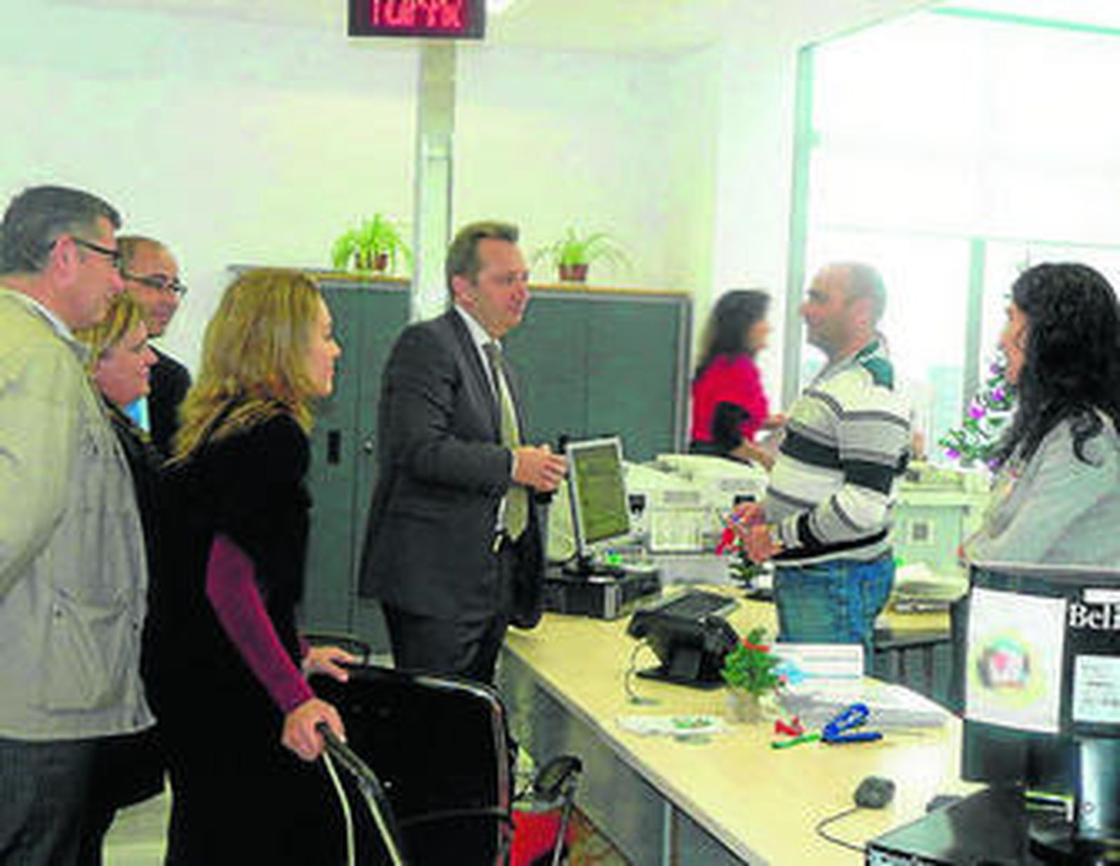 Recio durante la inauguración del SAE de Huércal-Overa.