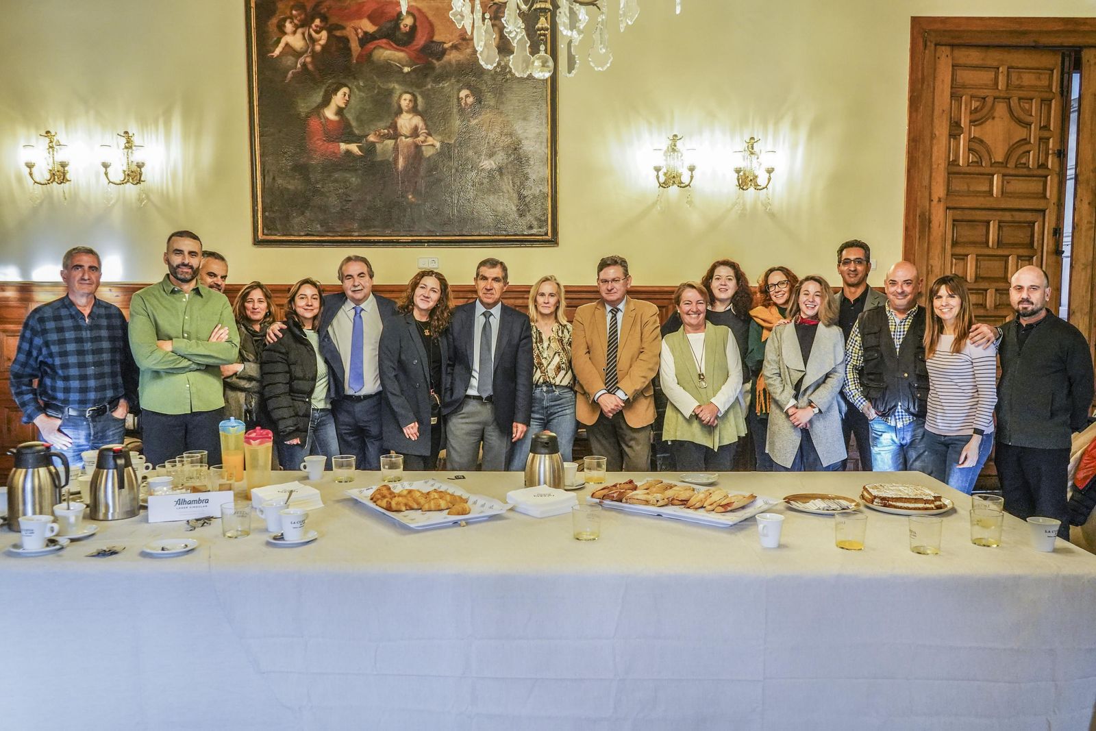 Imagen del encuentro de Navidad mantenido entre Lorenzo del Río y la prensa de Granada