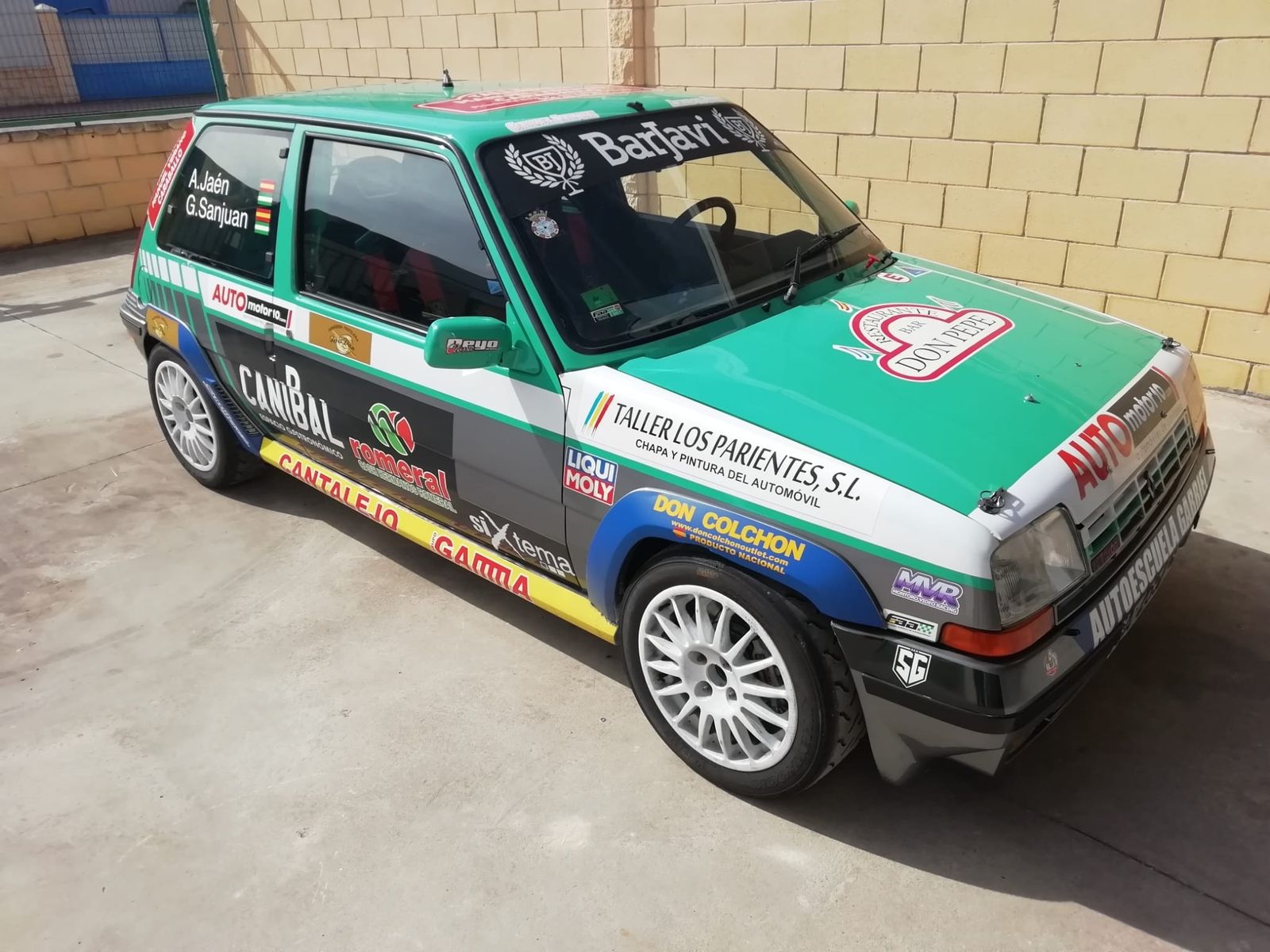 El 'Soplillo', el Renault 5 GT Turbo preparado por Peyo Competición, ya está listo para subir a Algar.