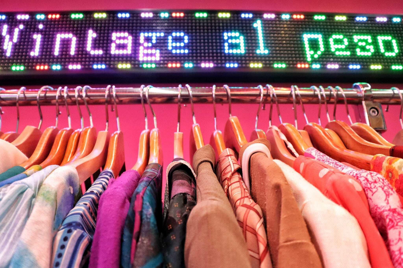 Ropa vintage al peso.