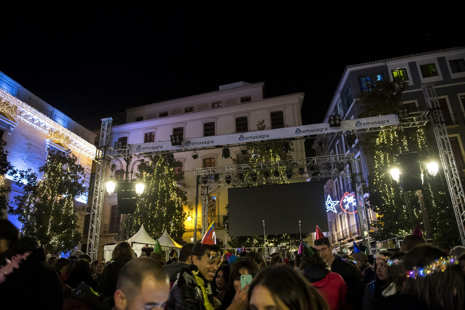 Pantalla en negro en la Plaza del Carmen.