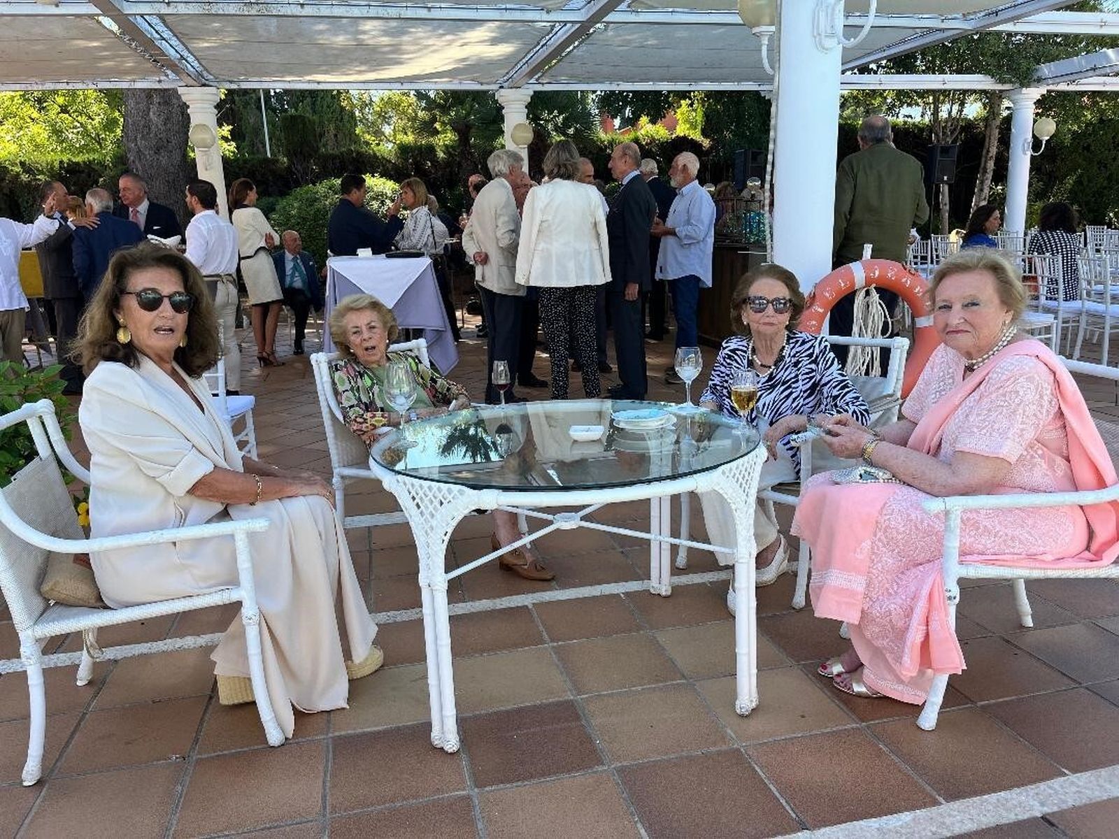 María Jesús Fernández Govantes, Pilar Crespí de Valldaura, Maribel Domecq y Mamen Fernández Rey.