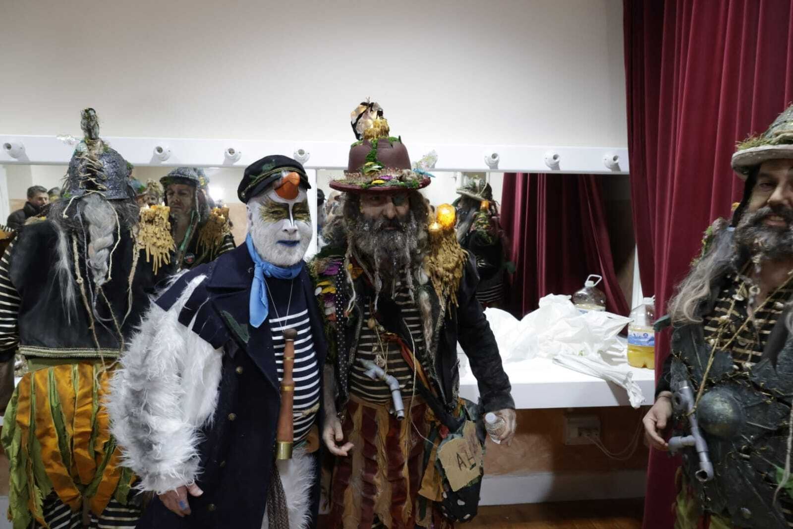 Comparsa La ciudad invisible en camerinos