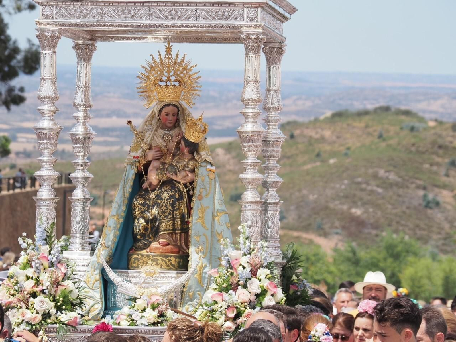 Romería de la Virgen de la Peña 2023 en la Puebla de Guzmán, en imágenes