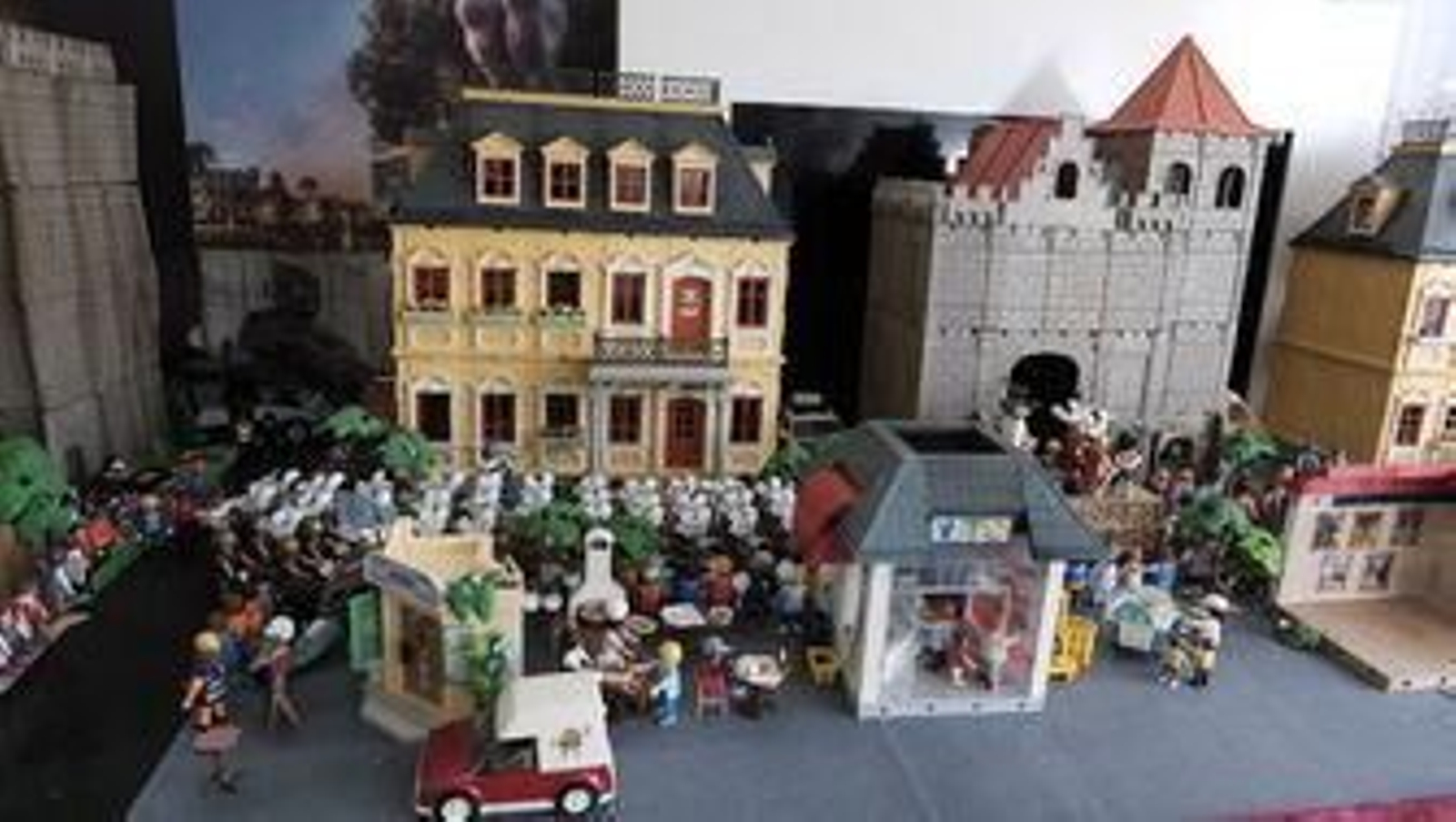 Una exposición de Playmobil recrea la Semana Santa de Almería con 3.000 figuras