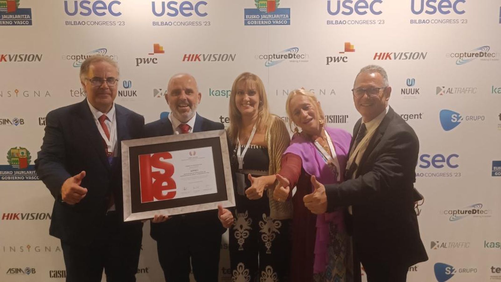 Un momento de la entrega del galardón en Bilbao.