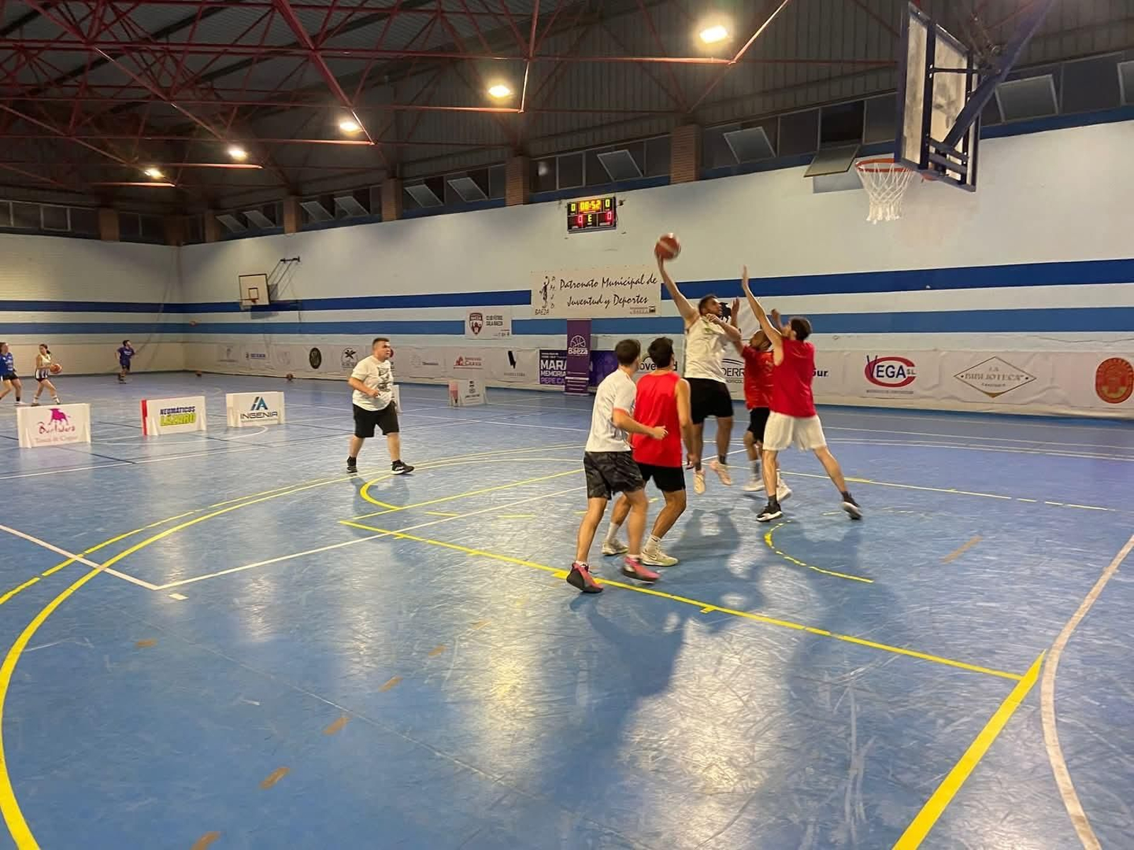 Las actividades deportivas del Pórtico de Feria de Baeza, en imágenes