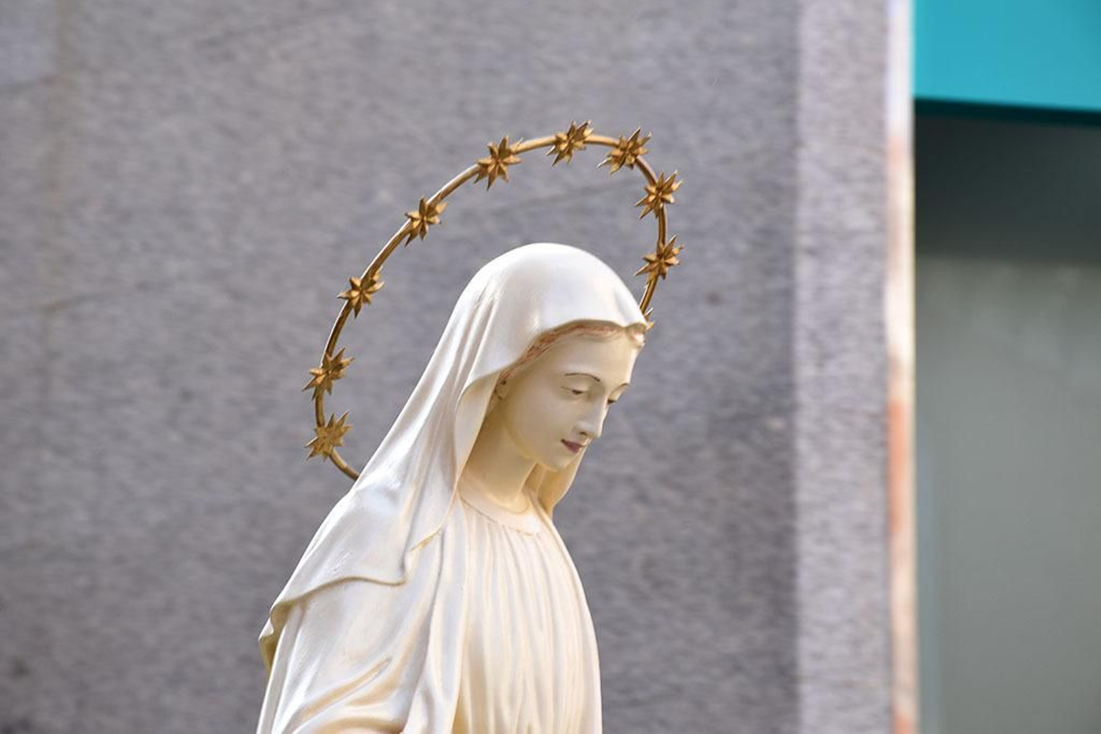 Imágenes de la procesión de la Virgen Milagrosa del colegio San Vicente de Paúl