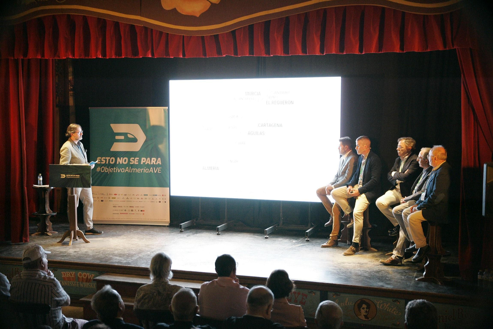 Objetivo Almería AVE ha reivindicado en el MiniHollywood la agilización de las obras de Corredor Mediterráneo