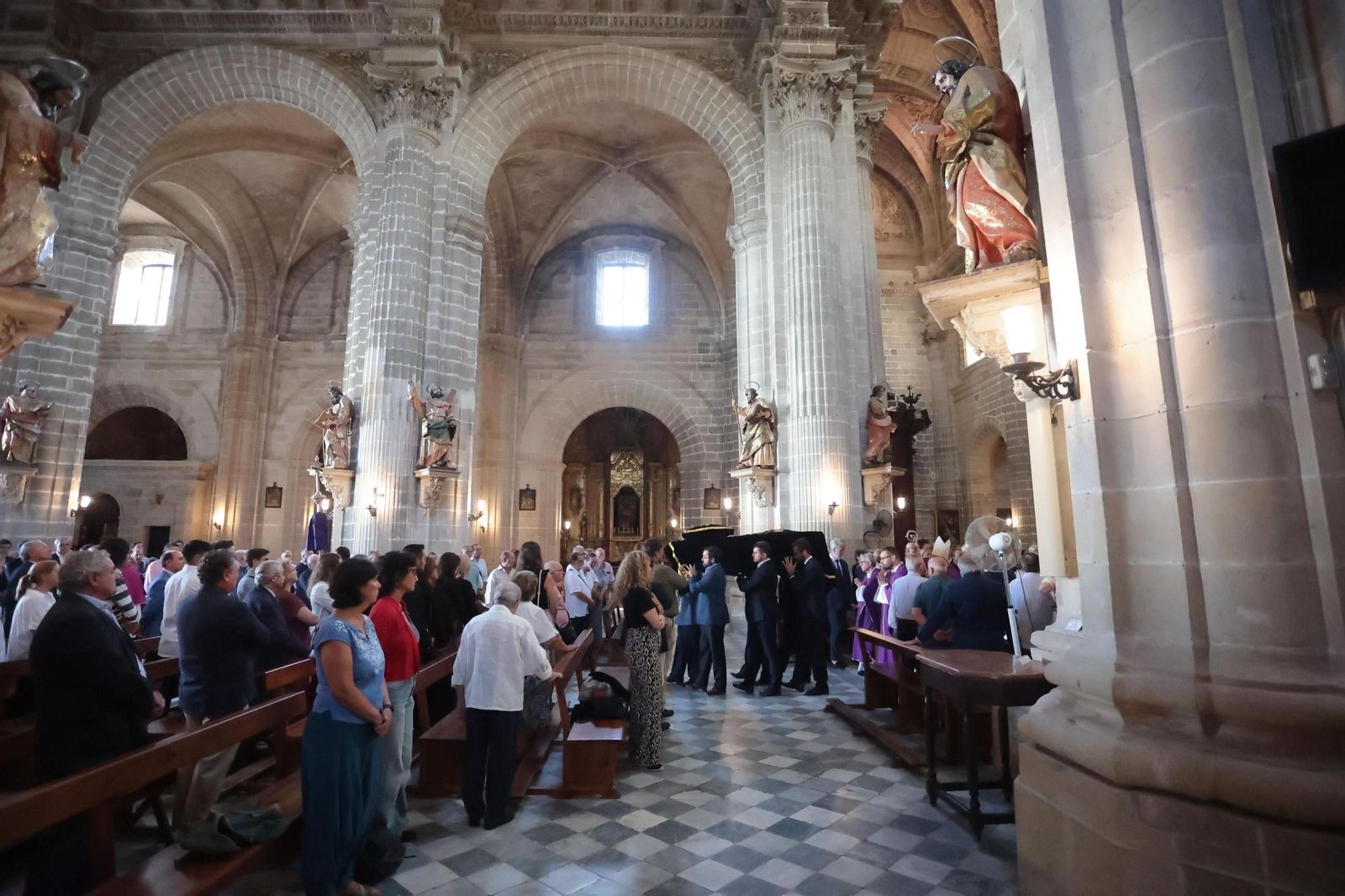 El funeral del periodista Andrés Luis Cañadas, en imágenes