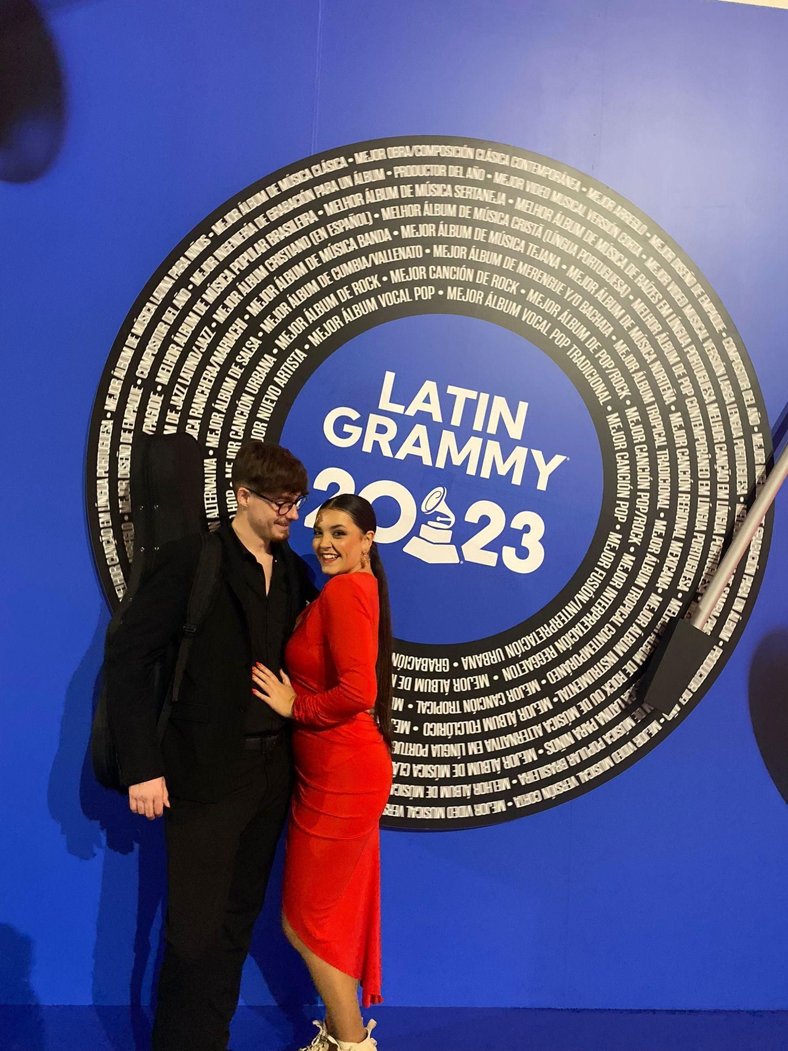 El guitarrista isleño Daniel Bommatti y la bailaora Sara Sánchez en los Grammy Latinos.