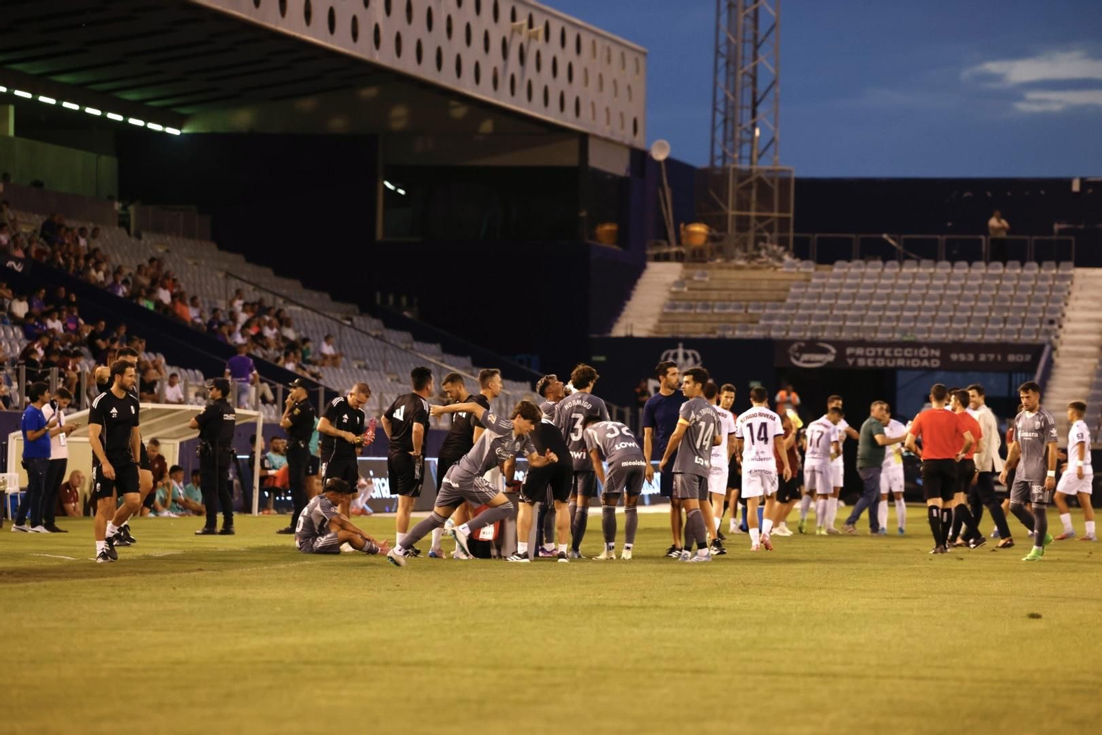 Las mejores imágenes del Trofeo del Olivo entre Real Jaén y Granada CF