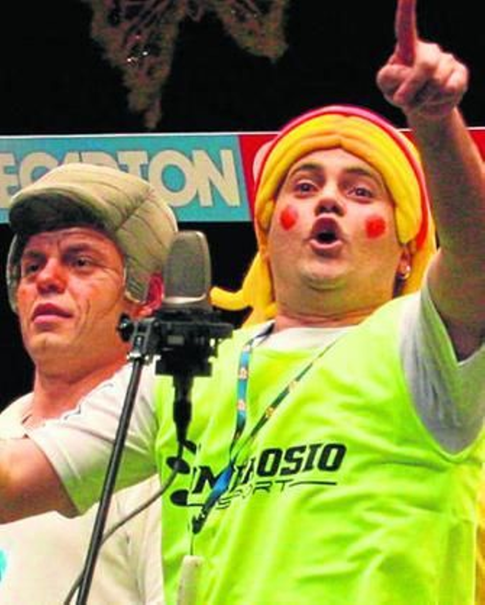 El 'Ocaña', en primer plano, durante una actuación.