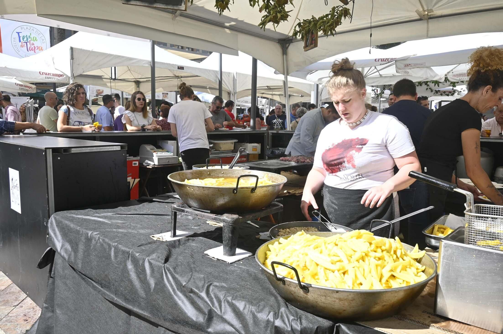 Ambientazo de sábado en la Feria de la Tapa
