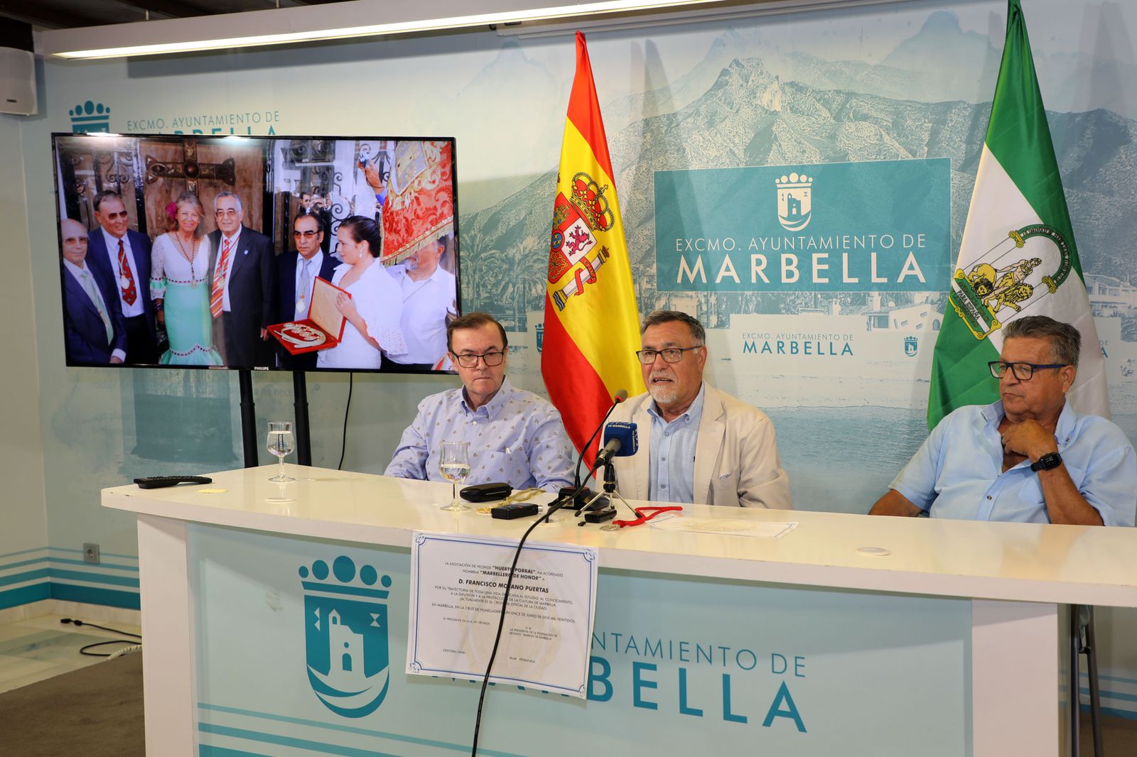 De izquierda a derecha, Francisco Moyano, Baldomero León y Cristóbal Mesa en la presentación del evento.