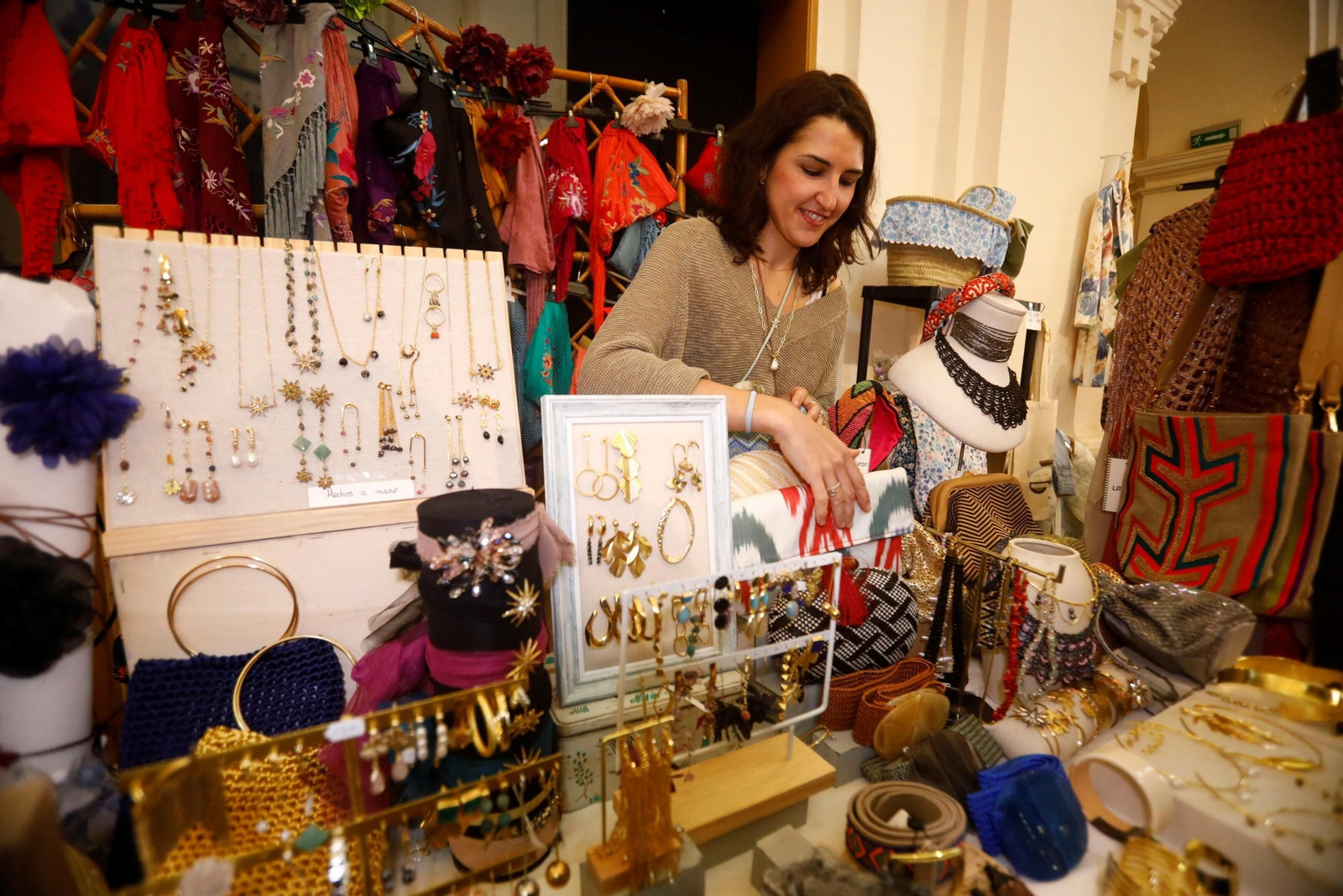 El Baratillo de Primavera de Adevida abre sus puertas, en imágenes