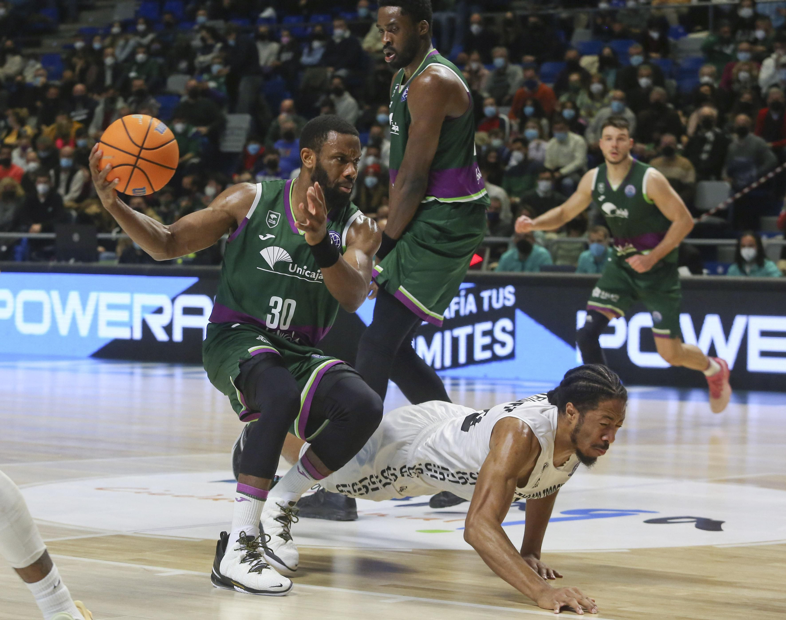 Norris Cole, ante Elijah Stewart.