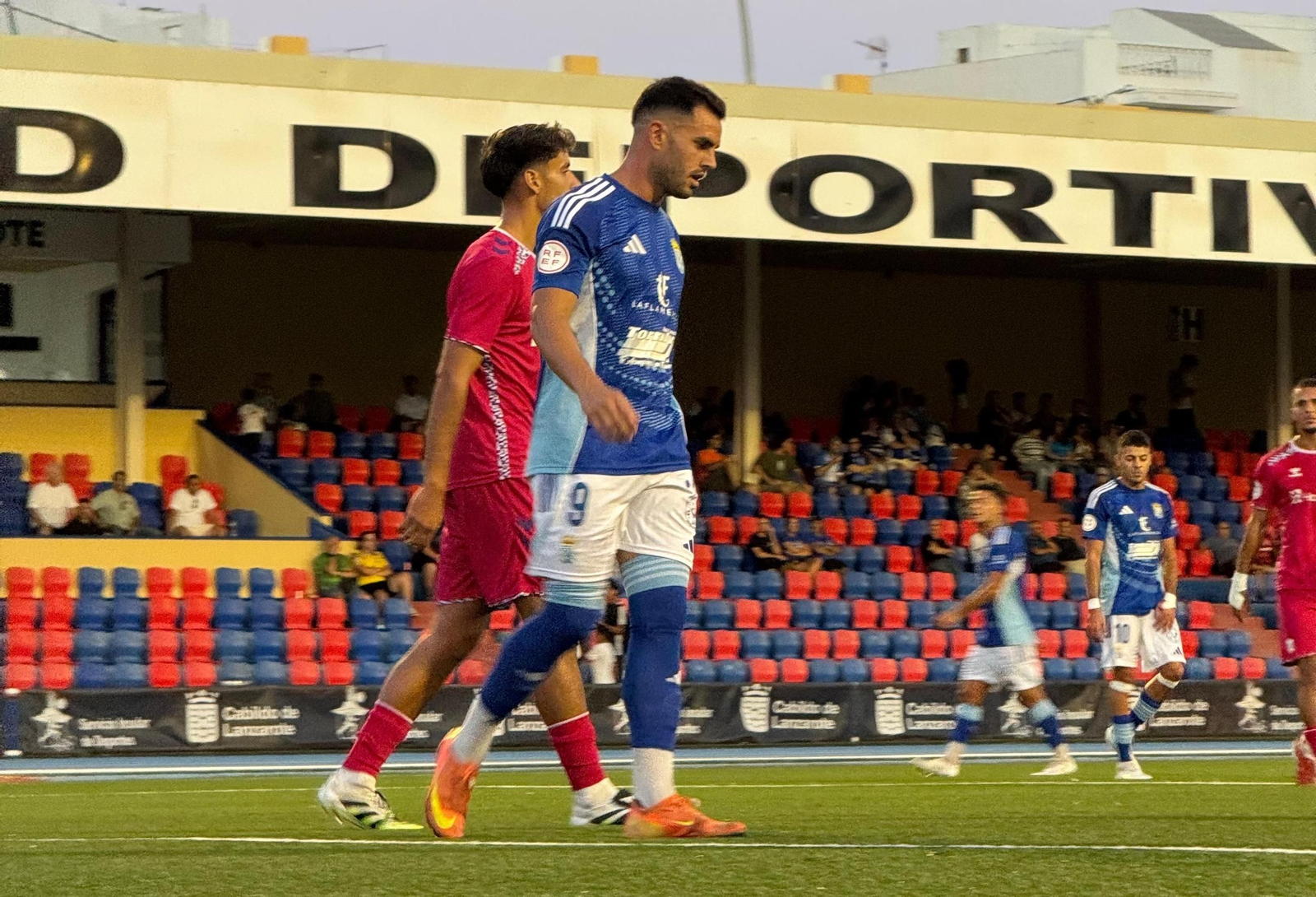 Nané estuvo muy peleón en la primera mitad, pero no tuvo opciones para marcar.