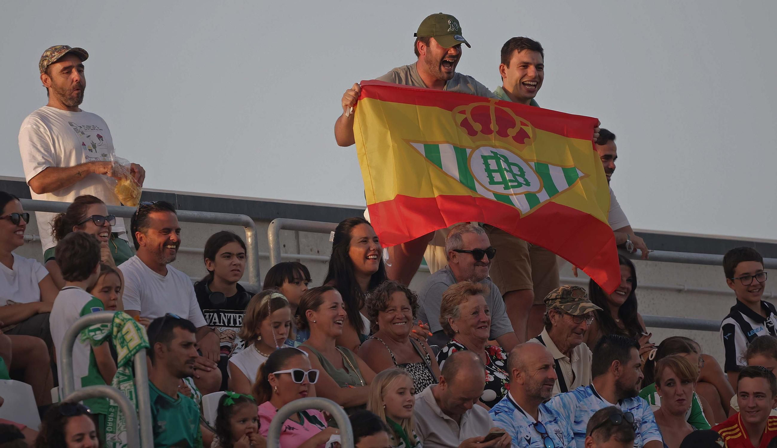 Las mejores fotos del Real Betis - Cádiz CF celebrado en el Ciudad de La Línea