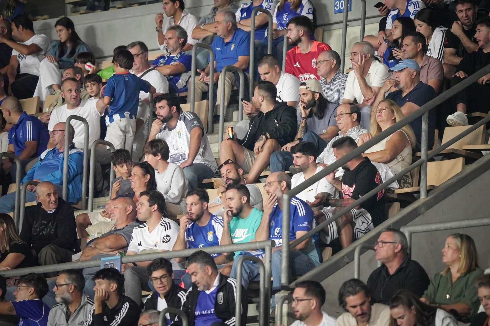 Búscate en el partido del Xerez CD - Minera