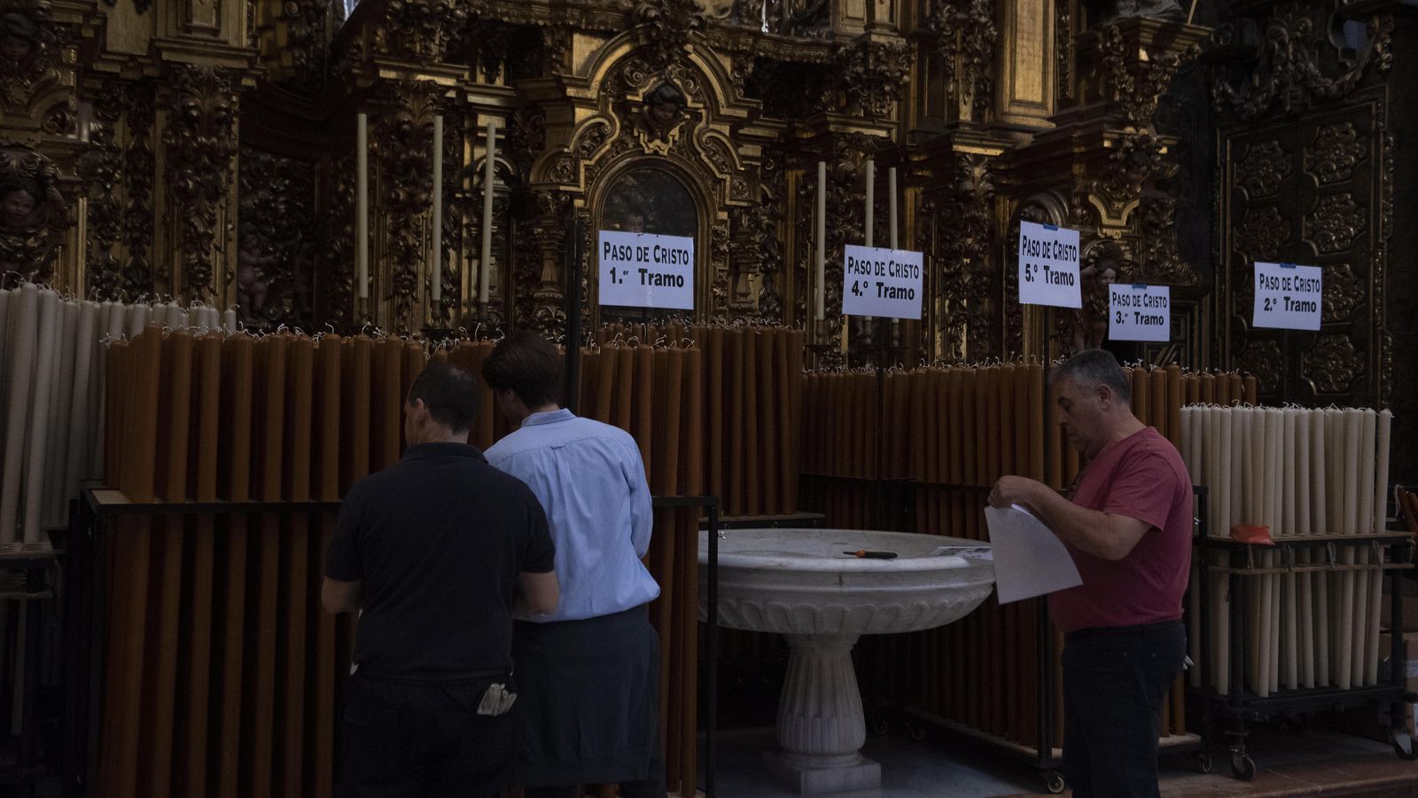 Cirios dispuestos en el Salvador.