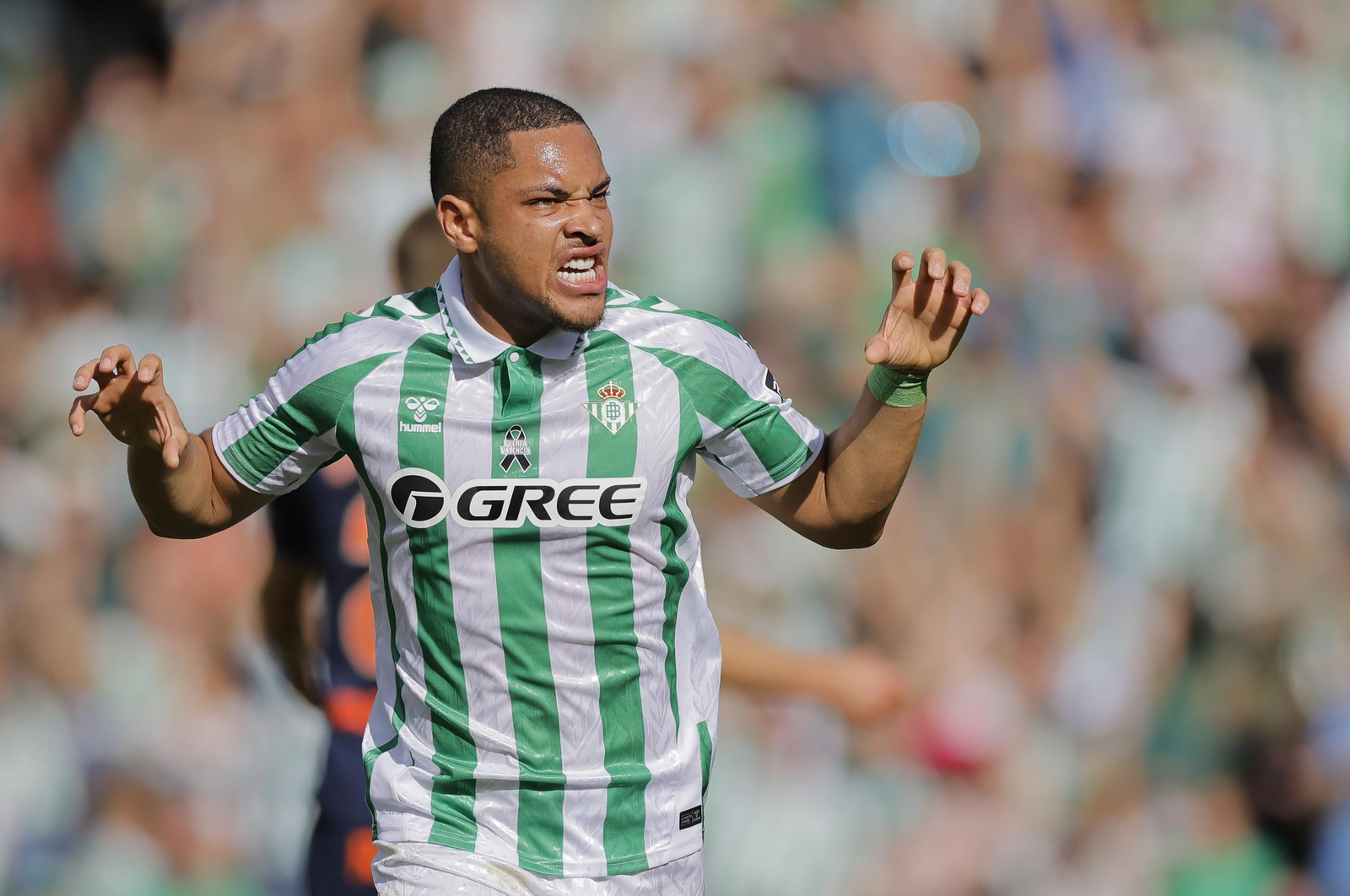 Vitor Roque celebra su gol al Celta.