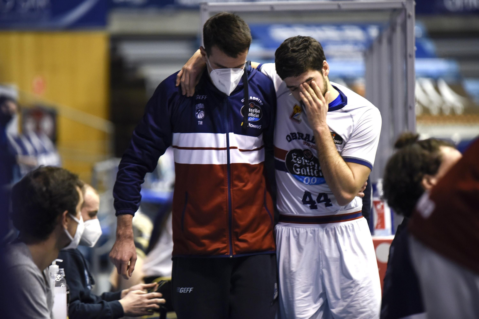 Pepe Pozas, después de lesionarse.