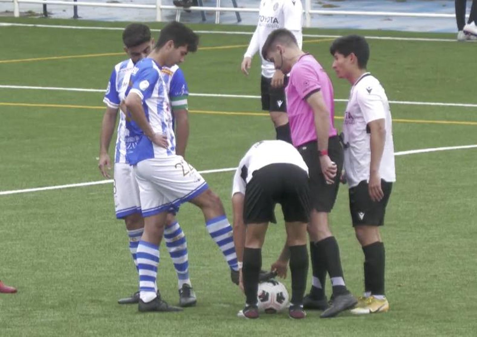 Juanan, máximo goleador del equipo, fue suplente y entró en la segunda mitad.