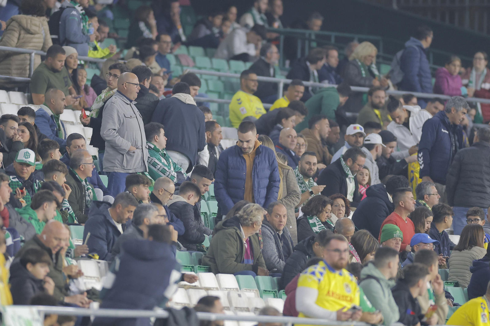 Búscate en las fotos del Betis-Las Palmas