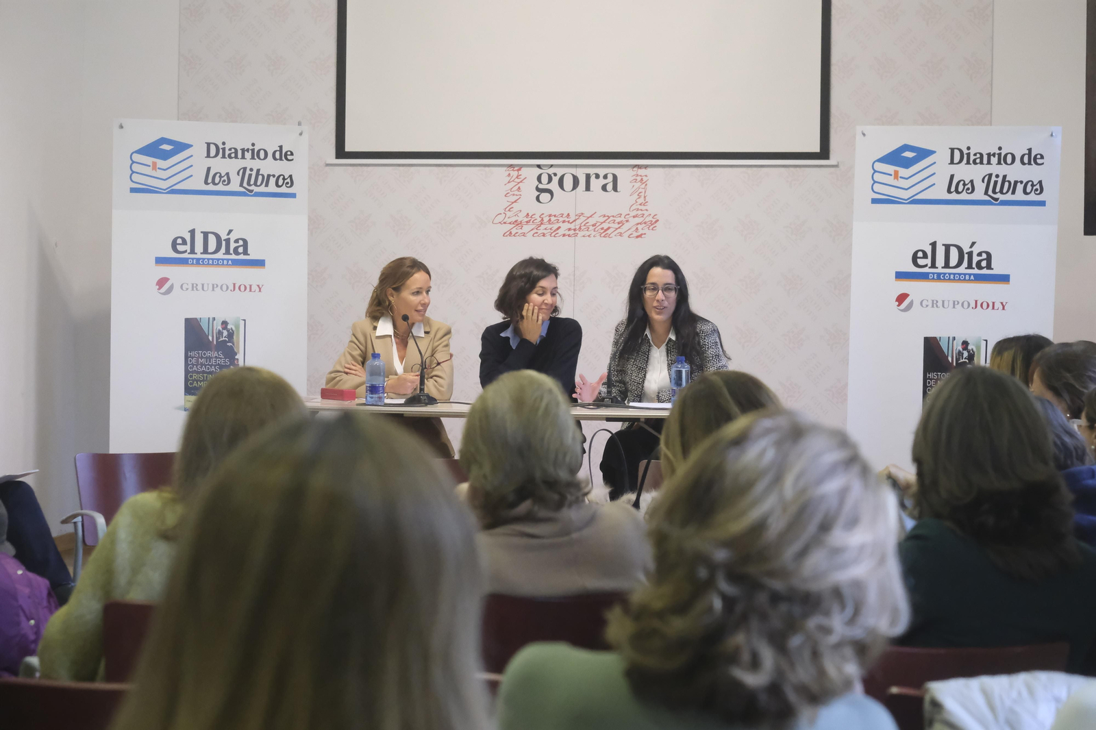 Las imágenes de la presentación de la obra ‘Historias de mujeres casadas’ de Cristina Campos en Córdoba