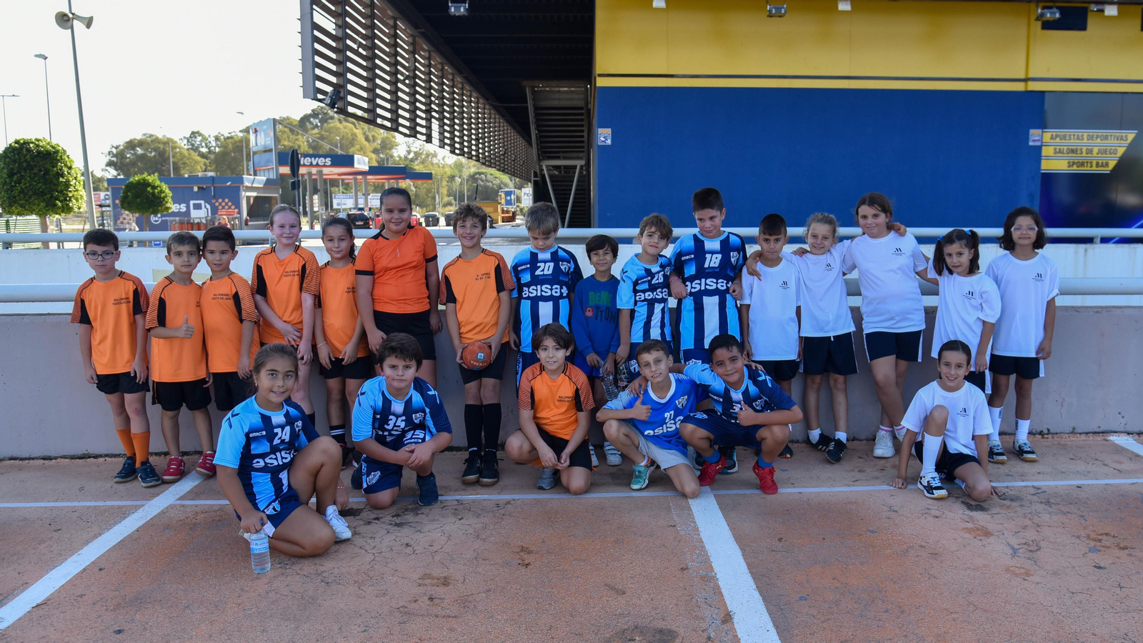 Las fotos de la jornada de balonmano calle del Ciudad de Algeciras en Bahía Plaza