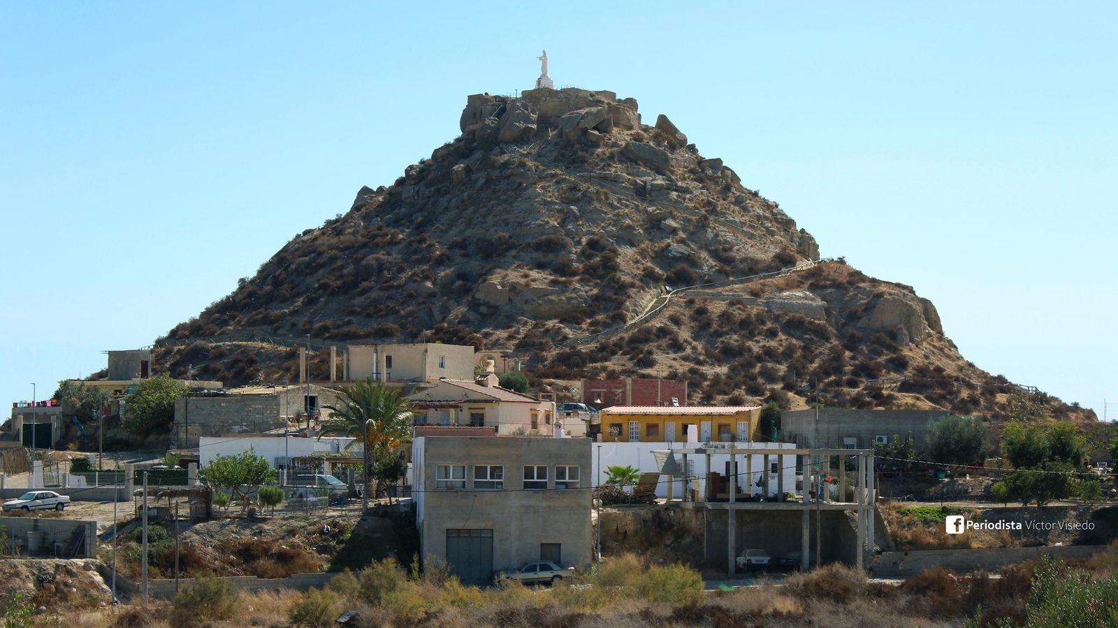 Se pretende urbanizar la zona de acceso al cerro, muy degradada actualmente.