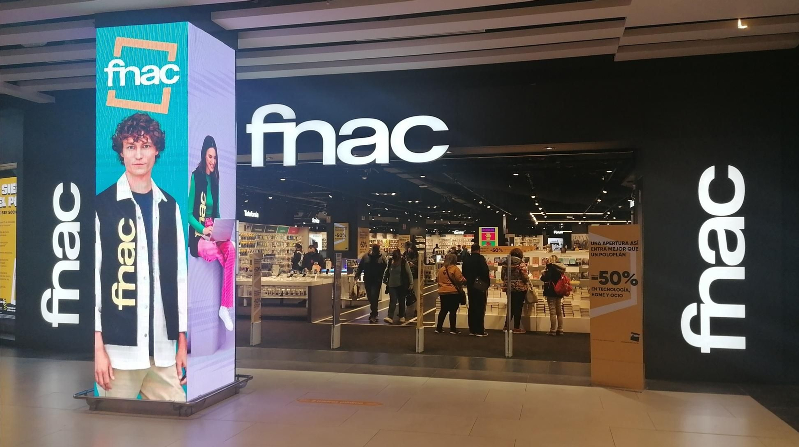 Tienda de Fnac en el centro comercial Larios de Málaga.