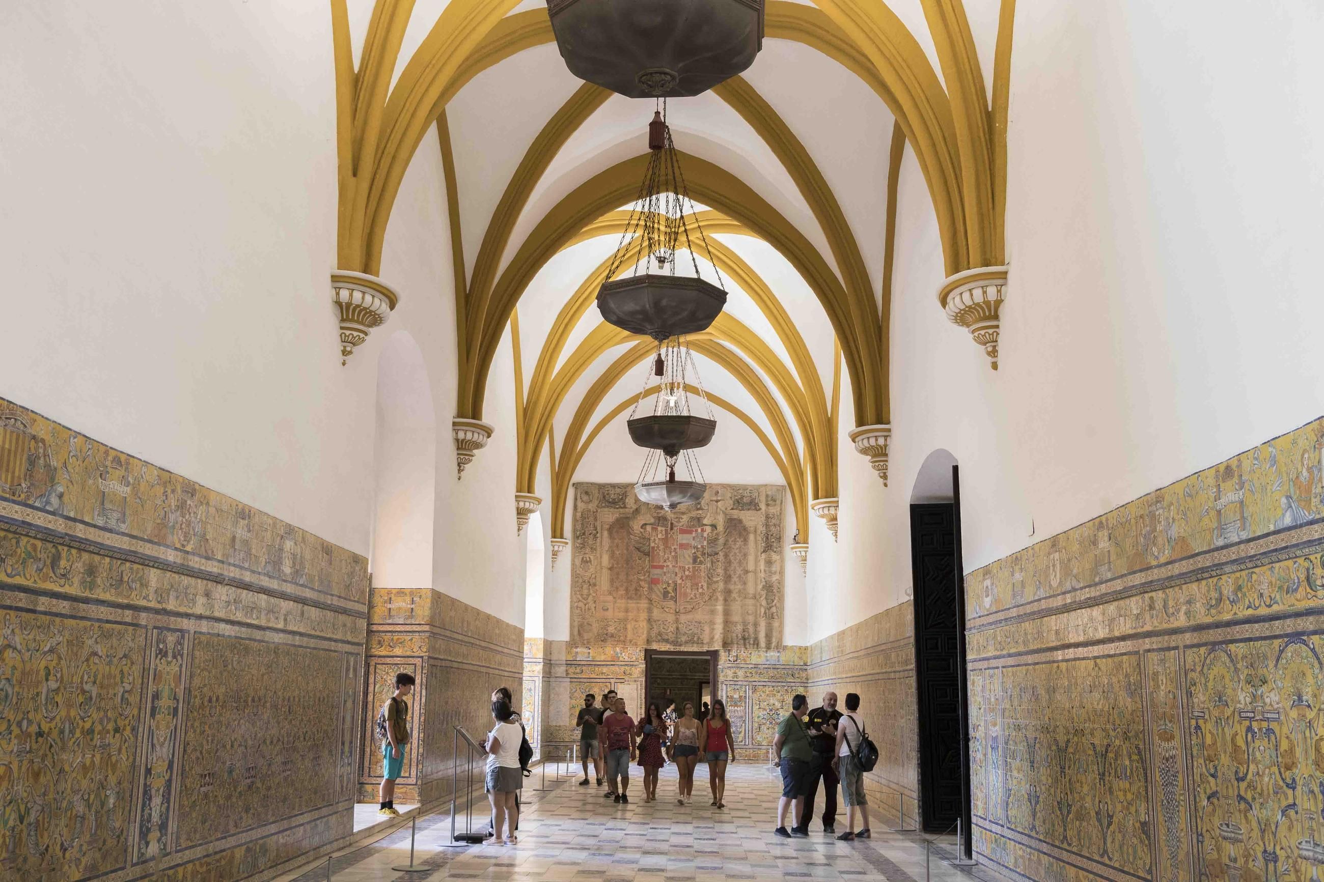 Patrimonio autoriza la sustitución de la solería del salón de las bóvedas del palacio Gótico del Alcázar