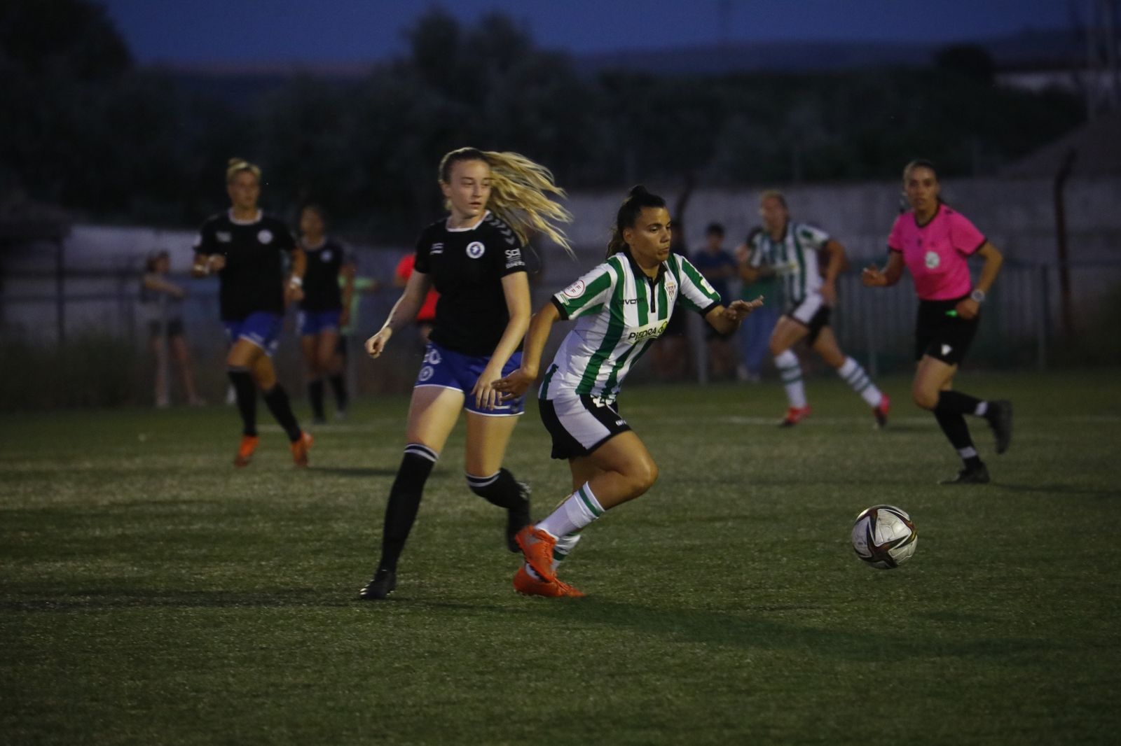 El Córdoba Femenino logra la permanencia tras ganar al Zaragoza CFF, en imágenes